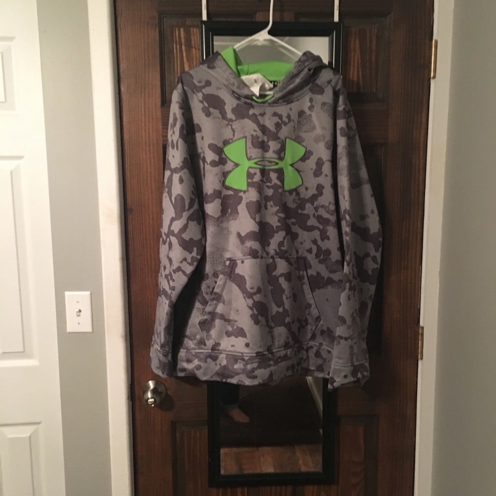 Men’s Under Armour hoodie